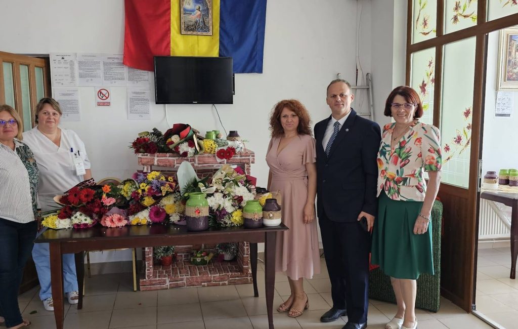 Zâmbete și Bucurie în Deschiderea Noului An Școlar la Liceul Teoretic ‘Iulia Zamfirescu’ și Grădinița ‘Florile Soarelui’