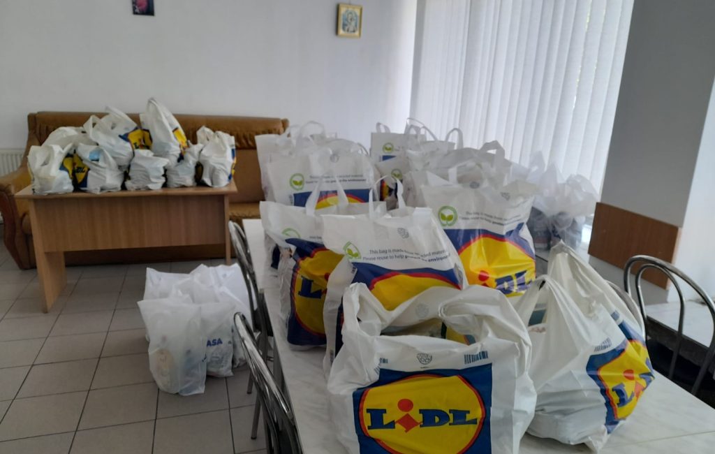 Bucurie de Paște pentru vârstnicii din Mioveni