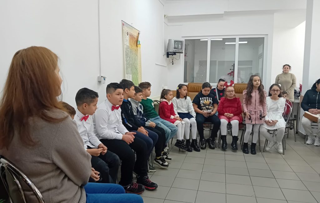 Copiii Centrului de Zi „Șanse Egale”